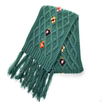 Girls knitted scarf